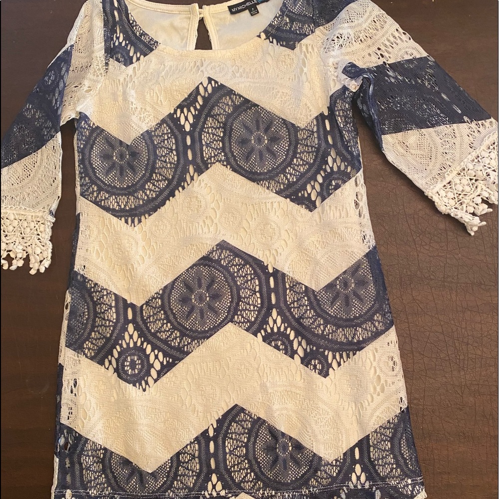 Cute navy & white lace dress size 7